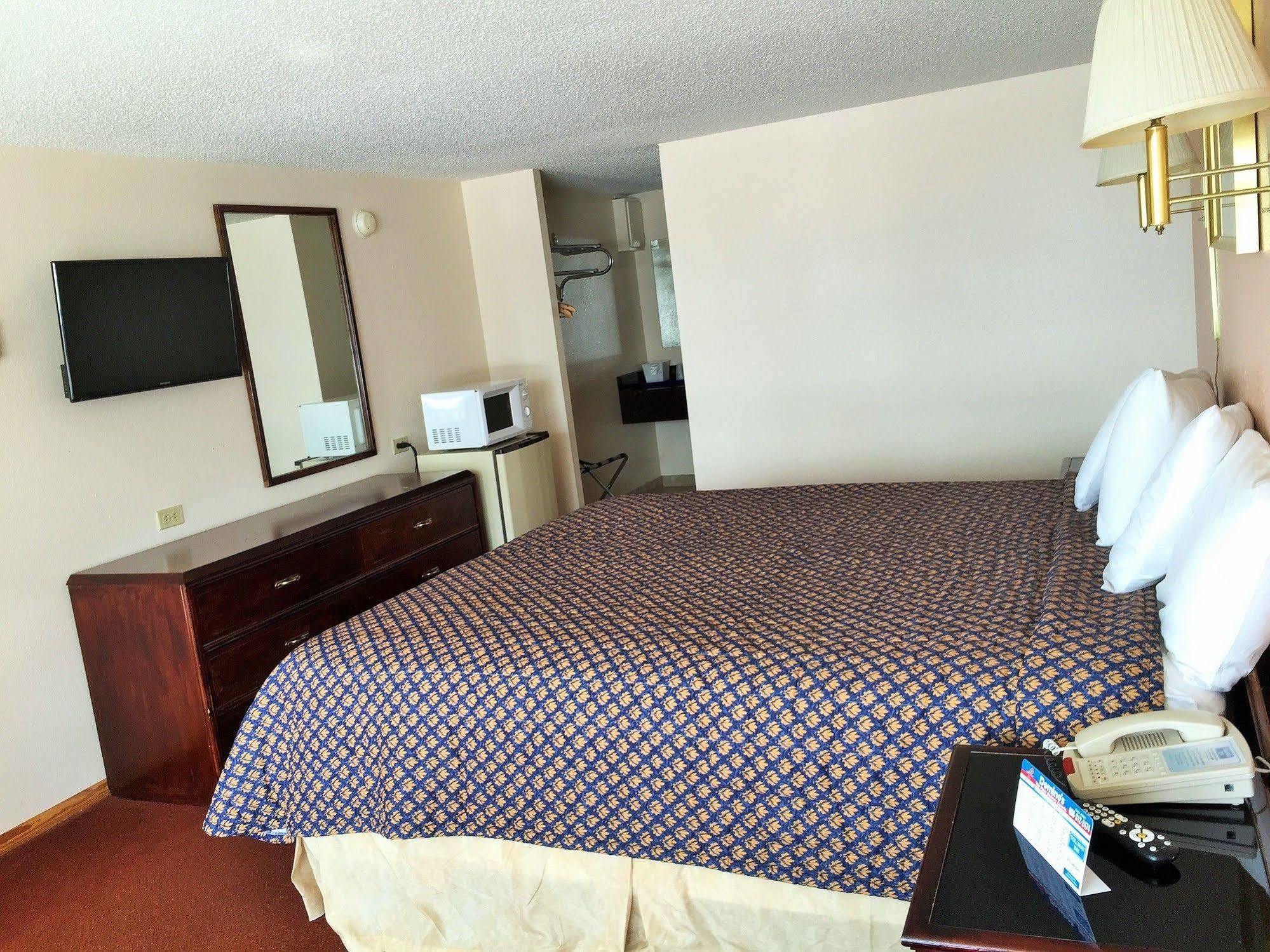 Tollway Inn Beloit South Beloit Экстерьер фото